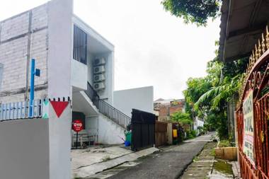 OYO 91074 Stariez Senen Syariah