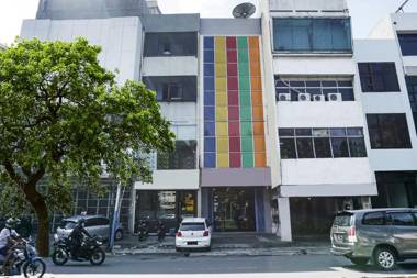 OYO 91328 Fiducia Capsule Hotel