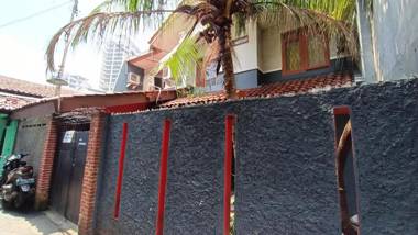 OYO 91341 D'phoenix Anggrek Syariah Residence