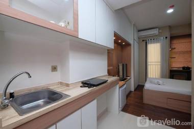 Cozy Studio at Transpark Cibubur Apt By Travelio