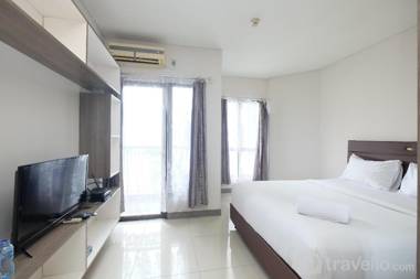 Comfy Studio at Tamansari Semanggi Apt By Travelio