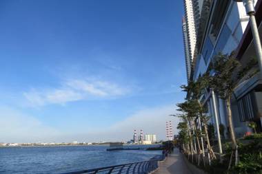 Sea View 2Br Apartment at Green Bay Condominium by Travelio