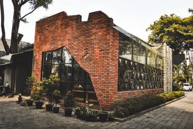 Elegant 1Br Apartment at Kemang Mansion