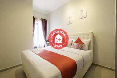 Vaccinated Staff - OYO 1504 Alana Gardenia Syariah