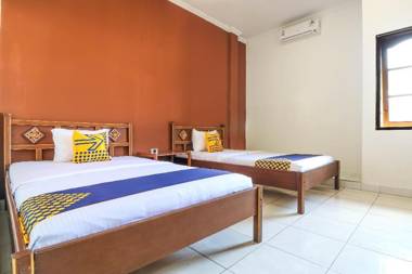 SPOT ON 1927 Hotel Candra Adigraha