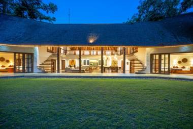 Villa Tirtadari by Nakula