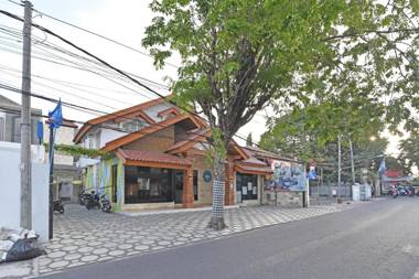 RedDoorz Plus @ Mahendradatta Denpasar