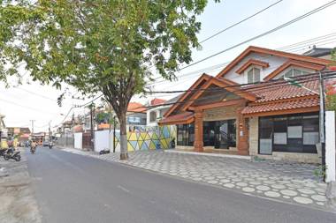 RedDoorz Plus @ Mahendradatta Denpasar