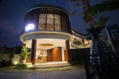 Curve Guest House