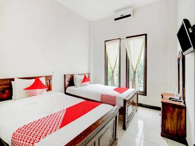 OYO 3156 Hotel Warta Dua