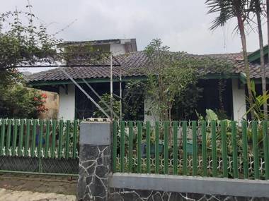 OYO Life 3055 Rumah Enin