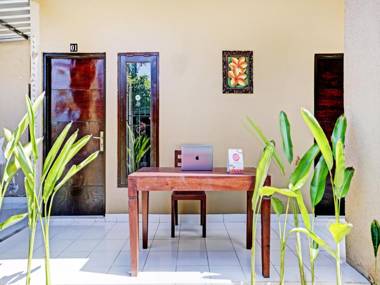 Vaccinated Staff - OYO 90456 Moh Yamin Residence