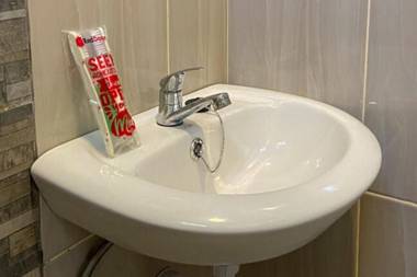 RedDoorz near Mertasari Beach 2