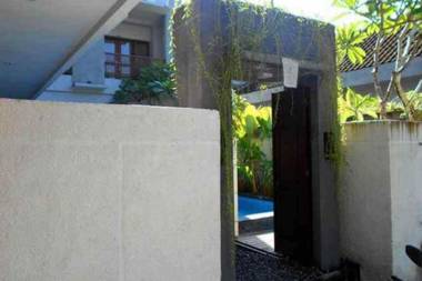 RedDoorz @ Kerobokan Seminyak 2