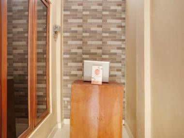 OYO 90908 Handika Jaya Mm