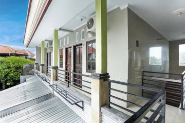 OYO 90907 Handika Jaya Bs