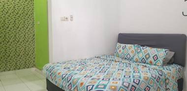 OYO 90990 Surya Residence