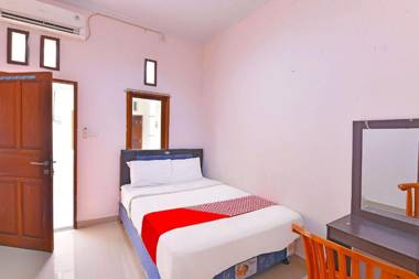 OYO 91445 Sandat Guest House