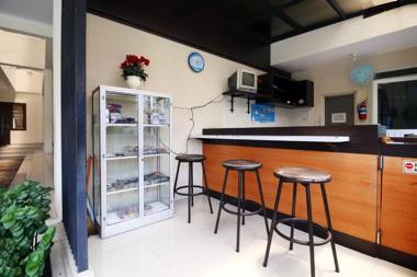 RedDoorz Syariah Plus near Cirebon Super Block Mall 2