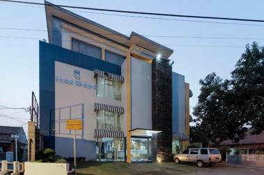 RedDoorz Plus @ Tuparev Cirebon