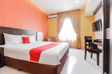 RedDoorz near Pasar Pagi Cirebon