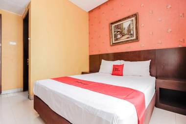 RedDoorz near Pasar Pagi Cirebon