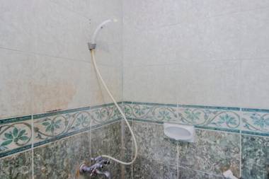 RedDoorz Plus near Alun Alun Kejaksan Cirebon