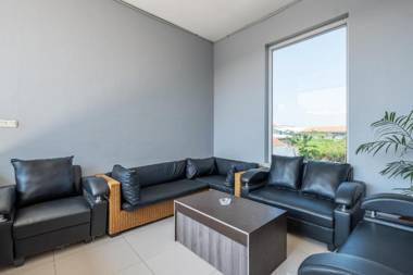 RedDoorz Plus Syariah @ Tuparev Cirebon 3