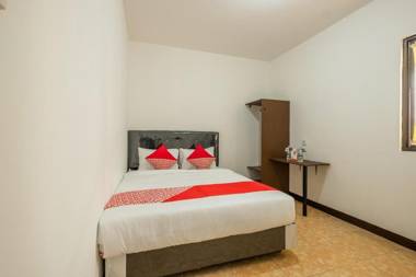 OYO 1460 Anyelir Residence