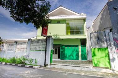 OYO 2710 Zleepy Pemuda Idaman