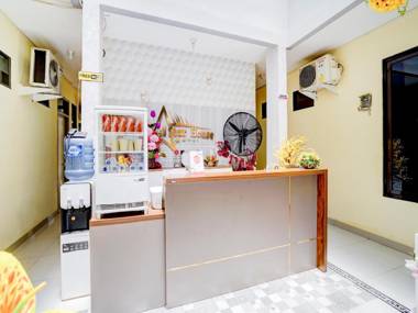 OYO 90052 Star House