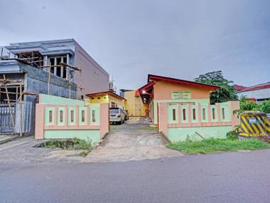 OYO 90648 Kusnan Guest House Syariah