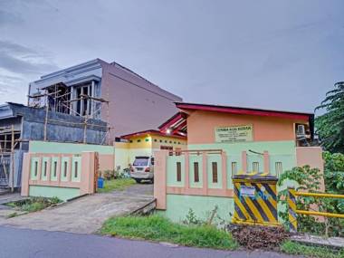 OYO 90648 Kusnan Guest House Syariah