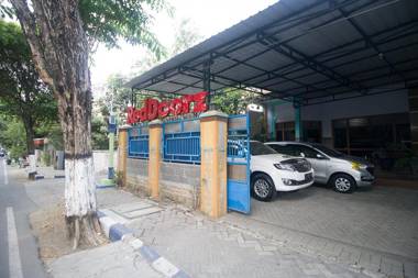 RedDoorz Syariah near Alun-Alun Bojonegoro