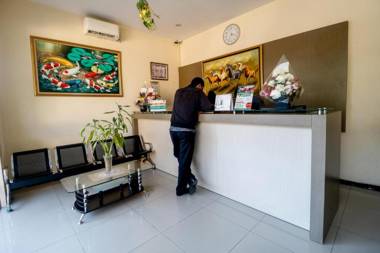 RedDoorz near Pasar Tarapung Siring Banjarmasin