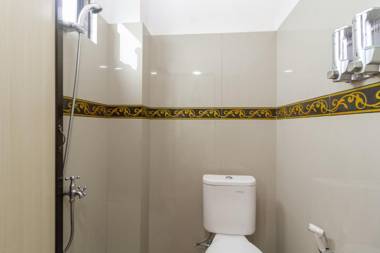 RedDoorz Syariah near RSU Suaka Insan