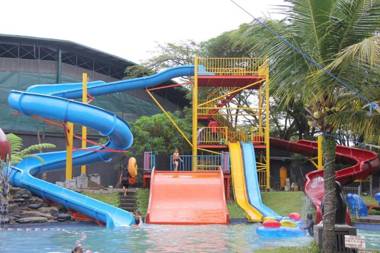 Oasis Siliwangi Hotel & Waterpark