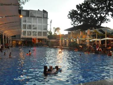 Oasis Siliwangi Hotel & Waterpark