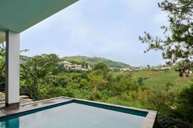 Indah 1 Golf Mountain Villa 4 bedroom private pool