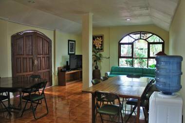 RedDoorz Hostel @ Dago 2