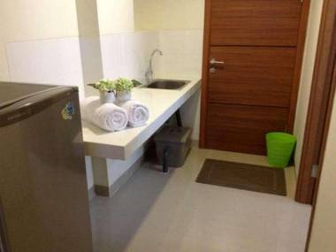 Beverly Dago Apartment