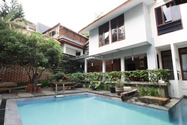 OYO 171 Lotus Art Garden Hotel