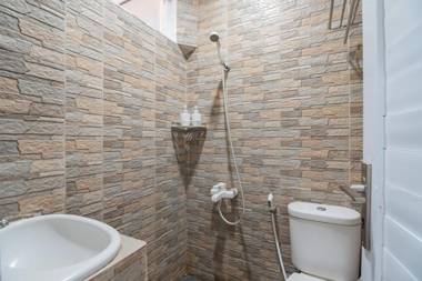 RedDoorz At Arwiga Hotel