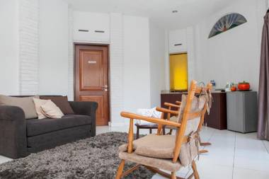 RedDoorz Plus near Dago Pakar