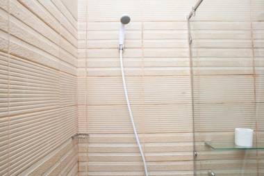 RedDoorz Plus near Pasundan University