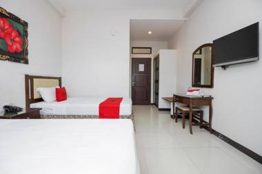 RedDoorz Near Trans Studio Mall 3