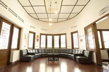 RedDoorz @ Supratman Street