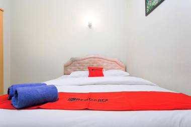 RedDoorz @ Supratman Street