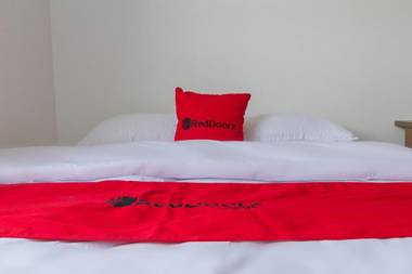 RedDoorz @ Malabar Street