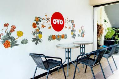 Vaccinated Staff - OYO 677 Rianes Family Guest House